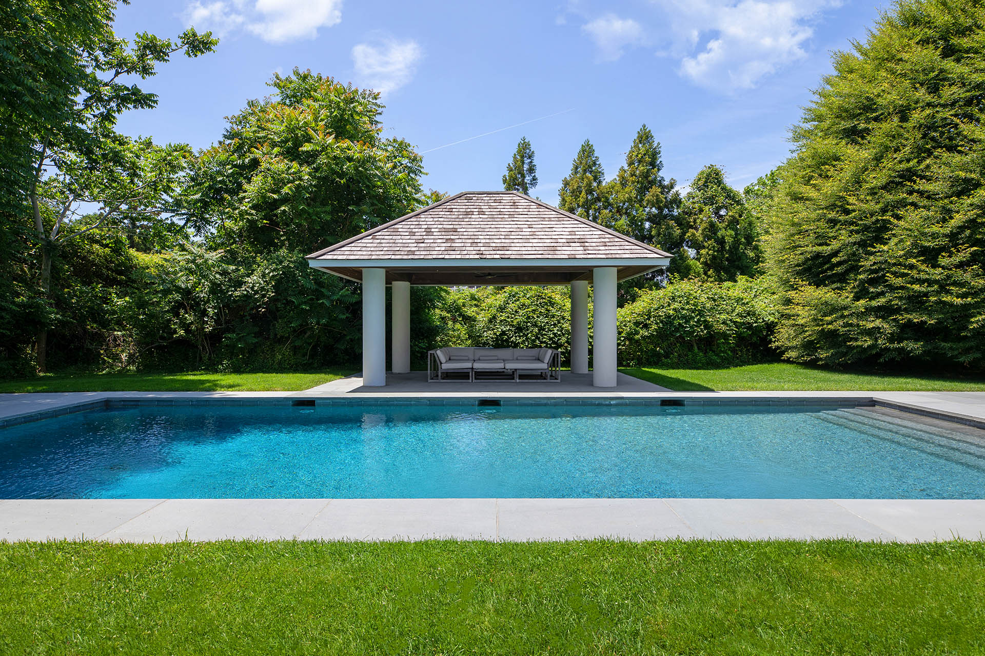 946 Ocean Rd, Bridgehampton