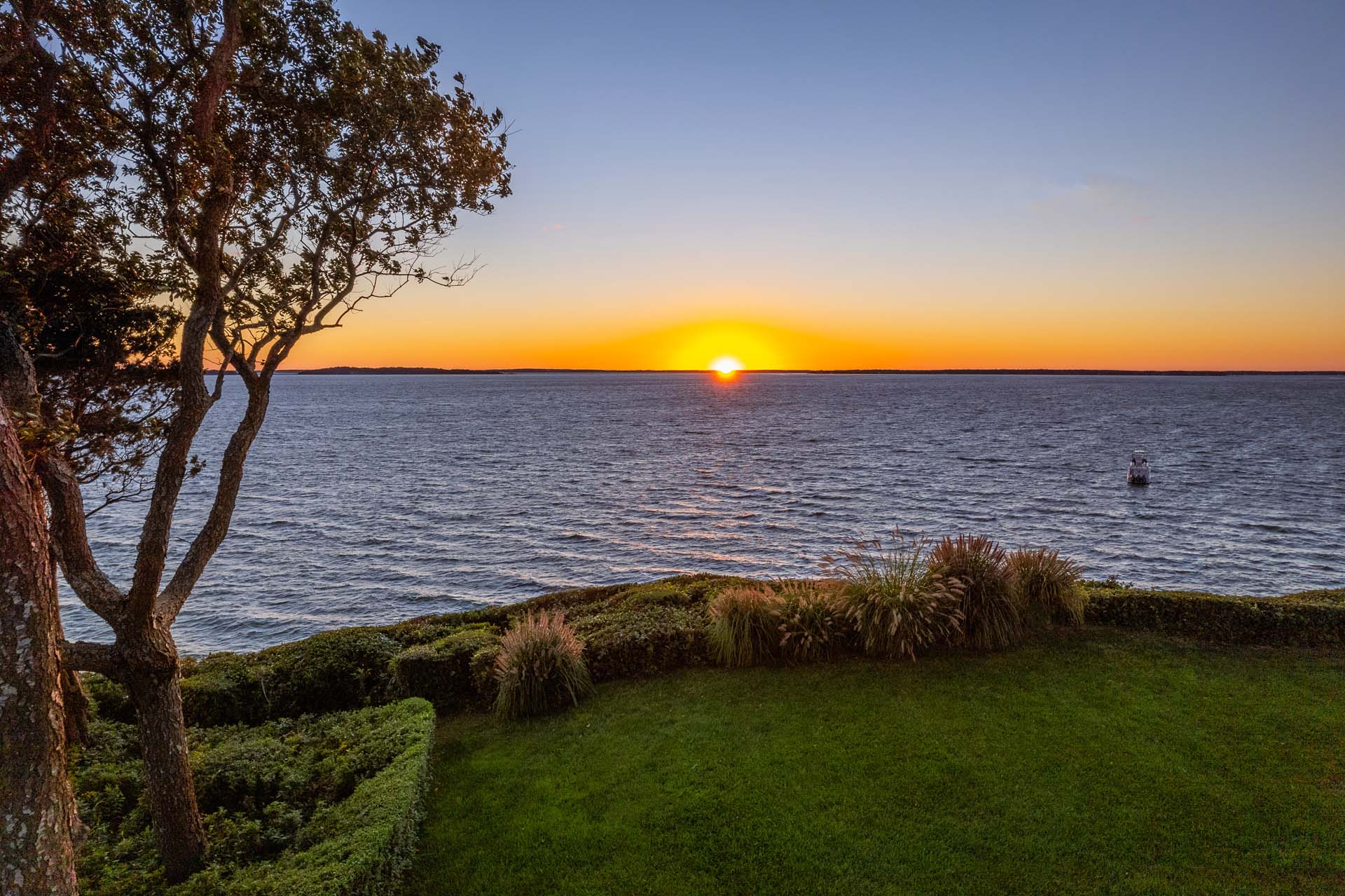 6 Bay View Court, North Haven