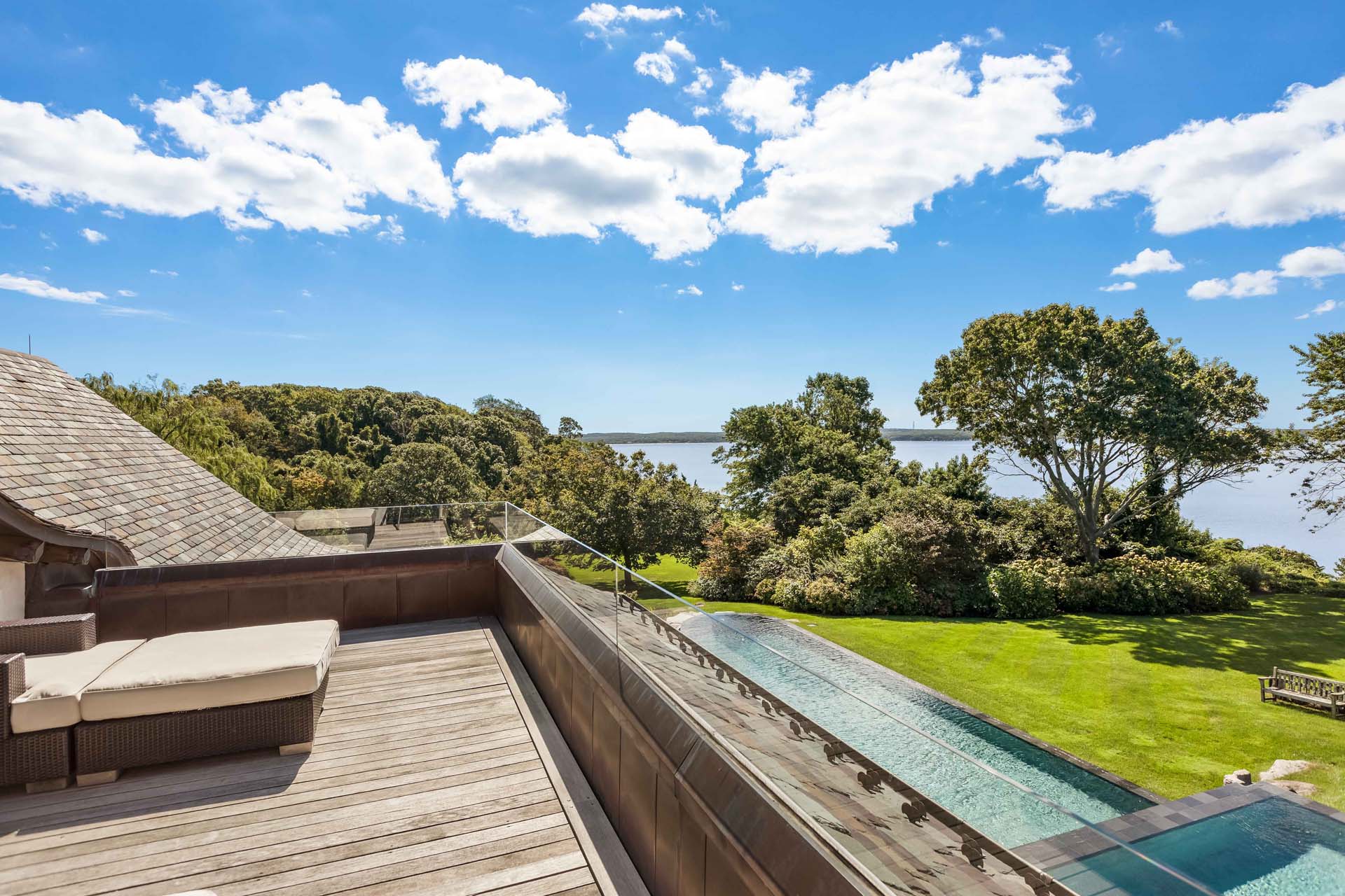 6 Bay View Court, North Haven