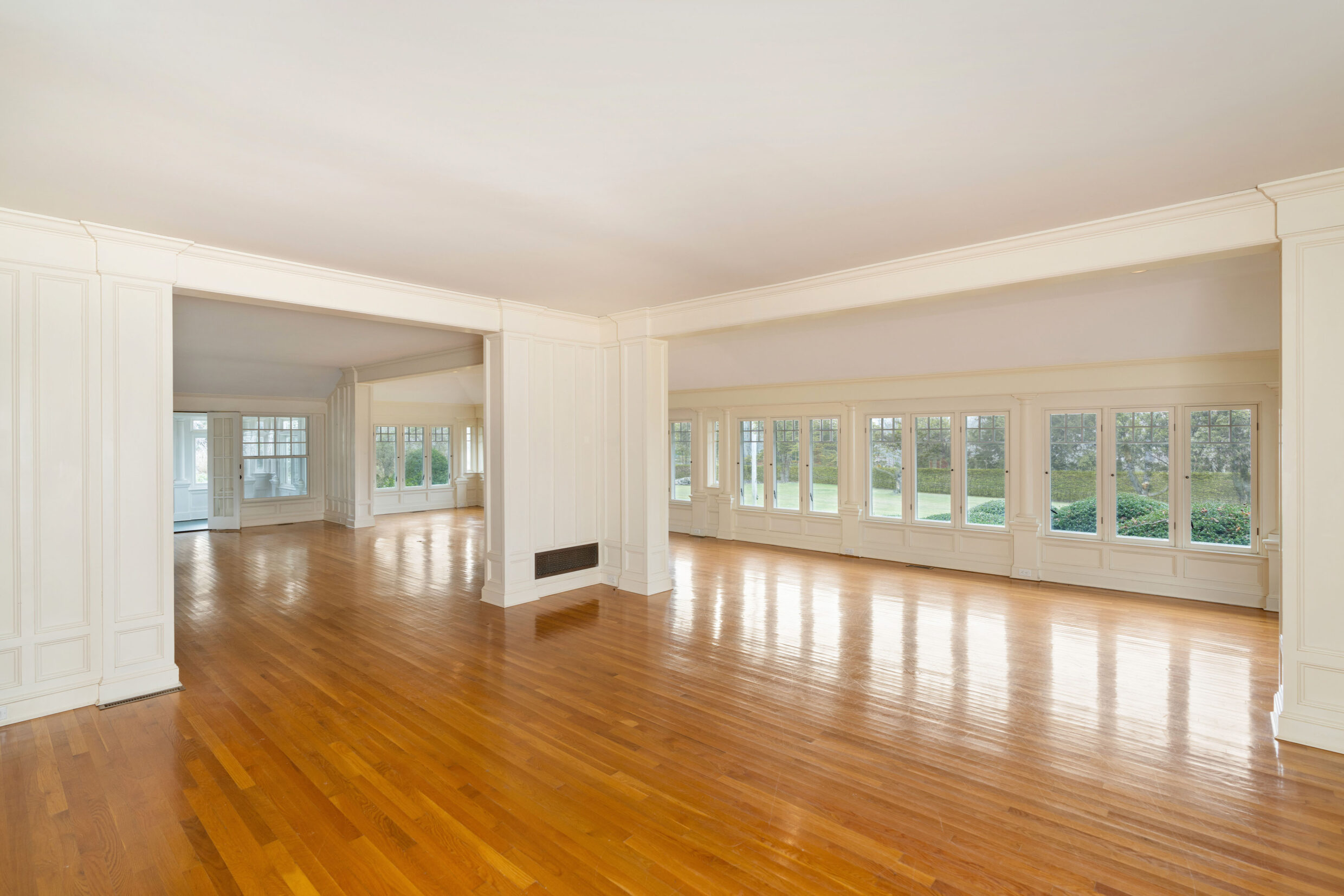 Bespoke Real Estate 397 Sagg Main Street, Sagaponack, NY